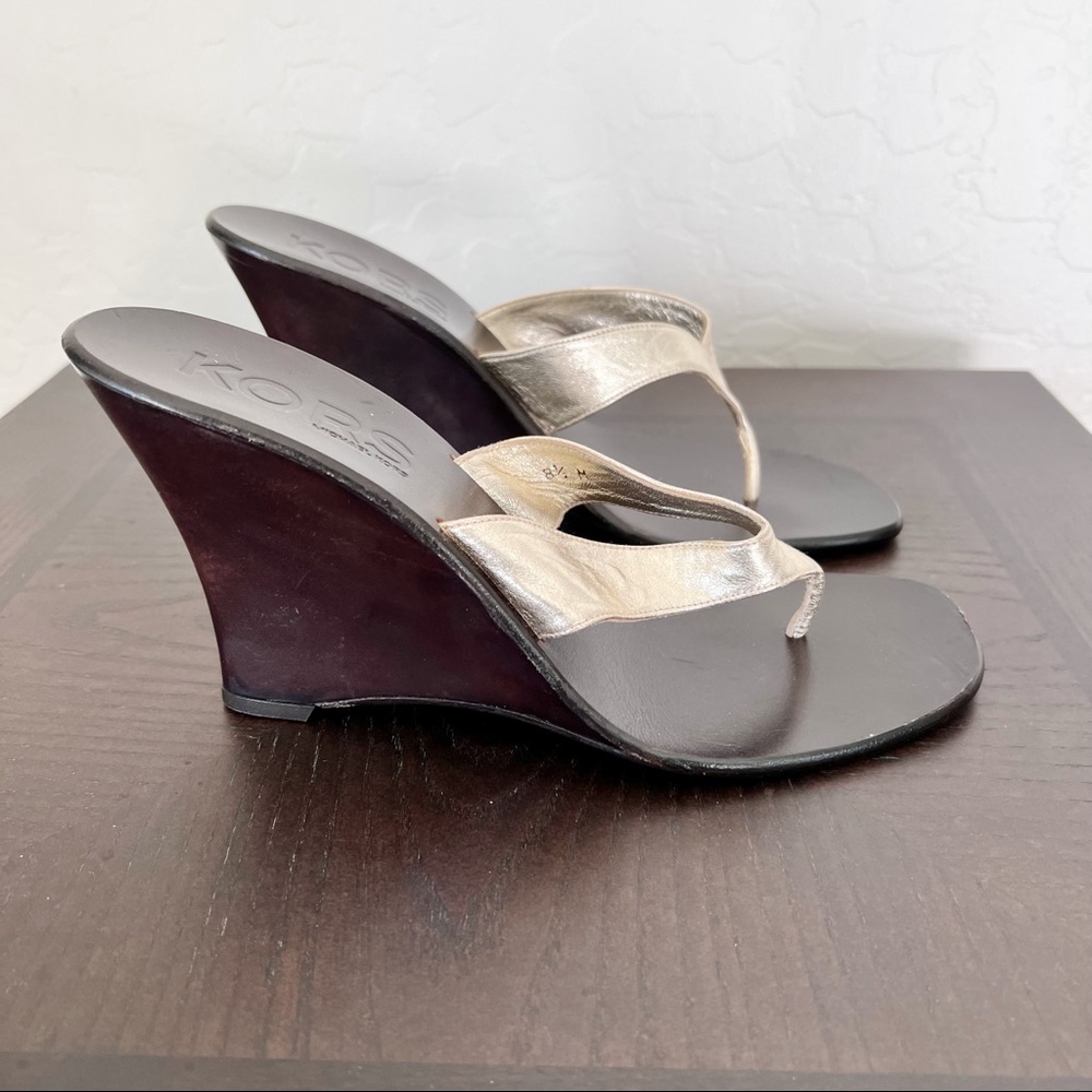 Michael Kors Thong Wedge Champagne Leather Thong Sandals 8.5